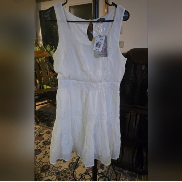 Lily Rose Dresses & Skirts - Lily Rose white lace summer tank dress with a tiered skirt. Nwt ptp 18"